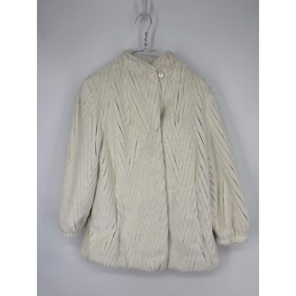 style VI ltd Jackets & Blazers - Vintage Coat Style VI Ltd Womens Size M/L White Faux Fur Mob Wife